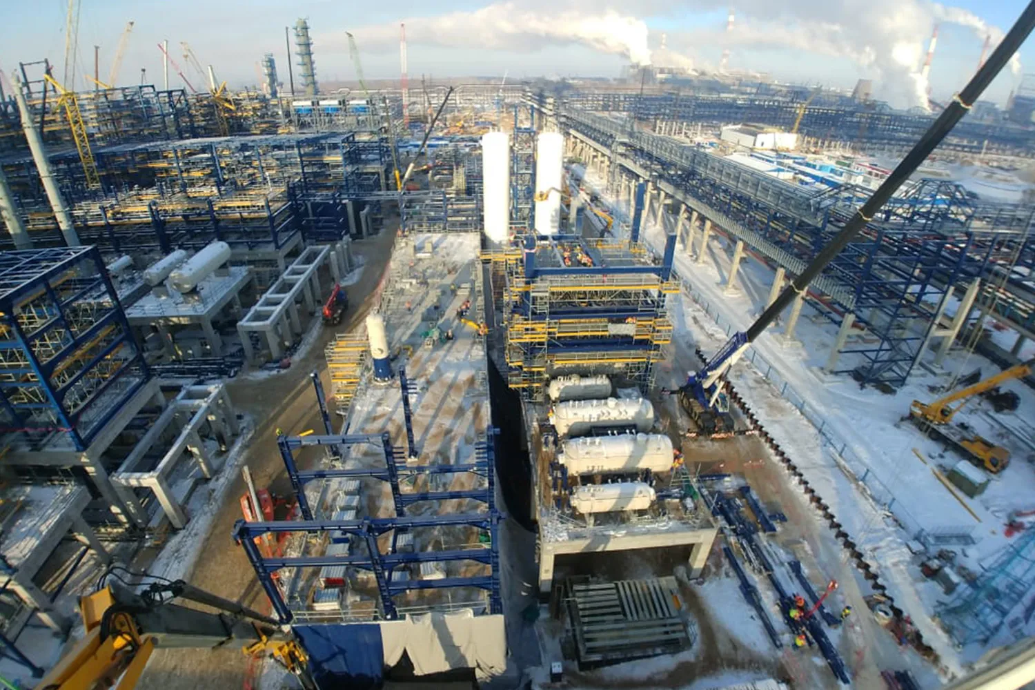 GAZPROM NEFT COMBINE OIL REFINING UNIT EURO+ (MNPZ)