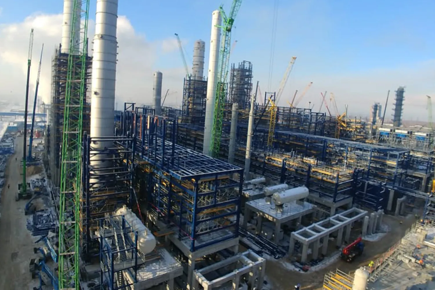GAZPROM NEFT COMBINE OIL REFINING UNIT EURO+ (MNPZ)