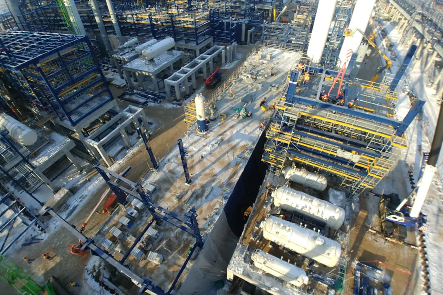 GAZPROM NEFT COMBINE OIL REFINING UNIT EURO+ (MNPZ)